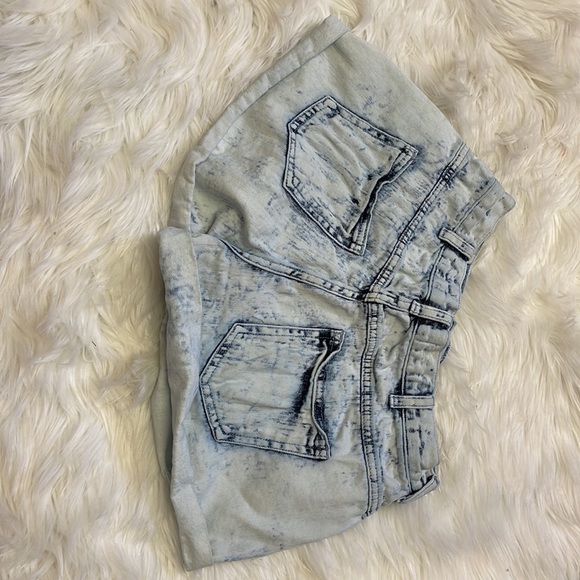 Short Shorts Angel Fish - Picture 3 of 4